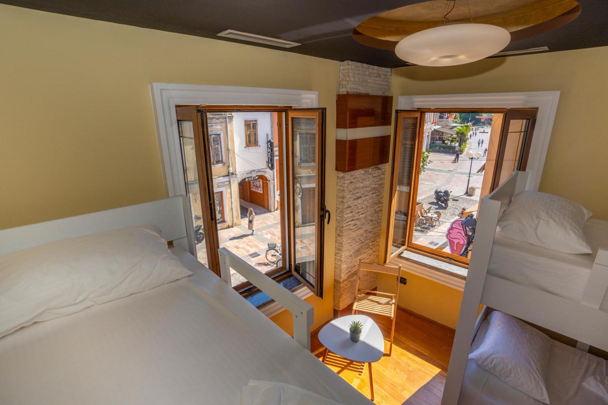 Terrace Hostel & Lounge Bar Шкодер Екстер'єр фото