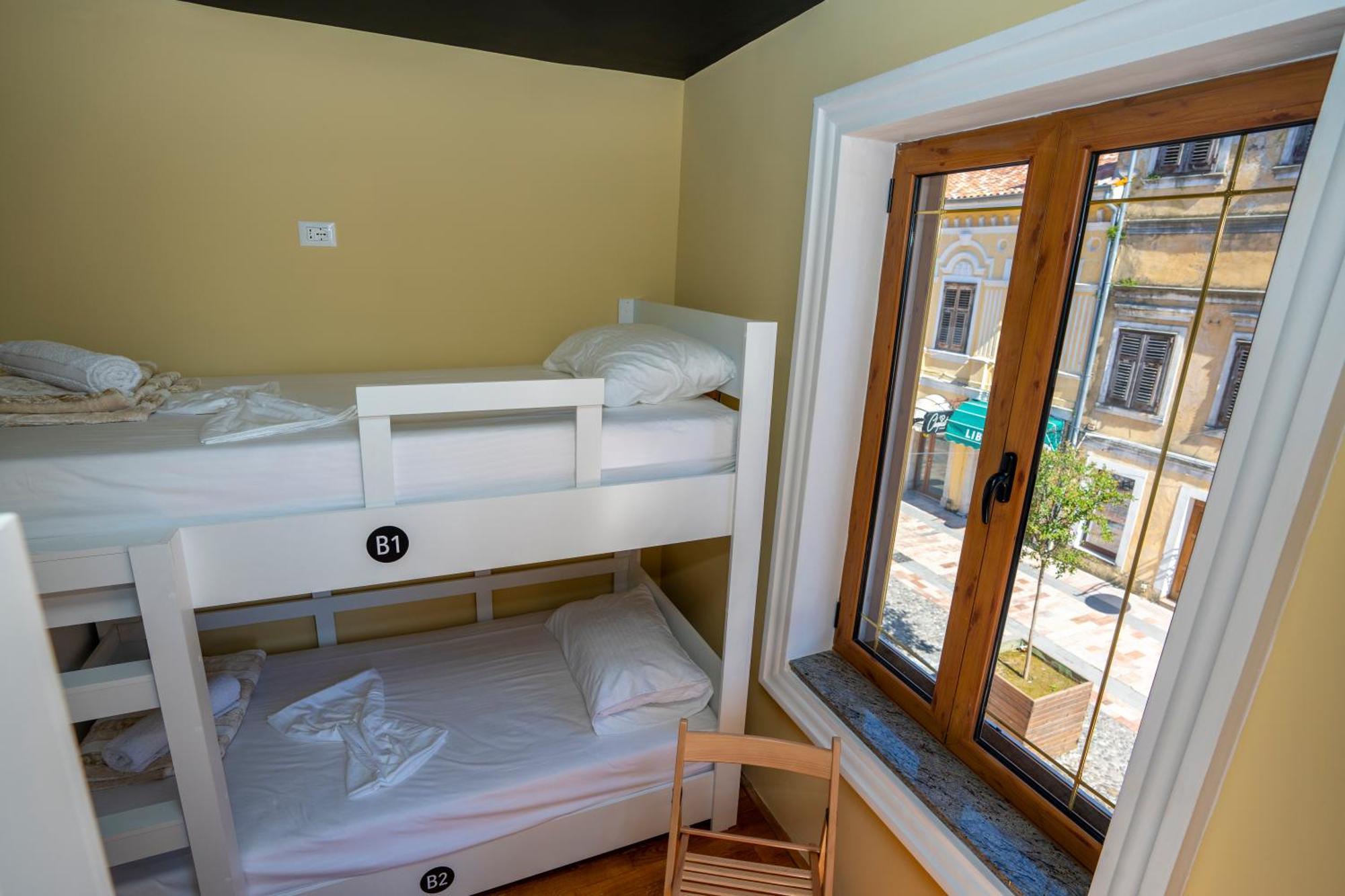 Terrace Hostel & Lounge Bar Шкодер Екстер'єр фото