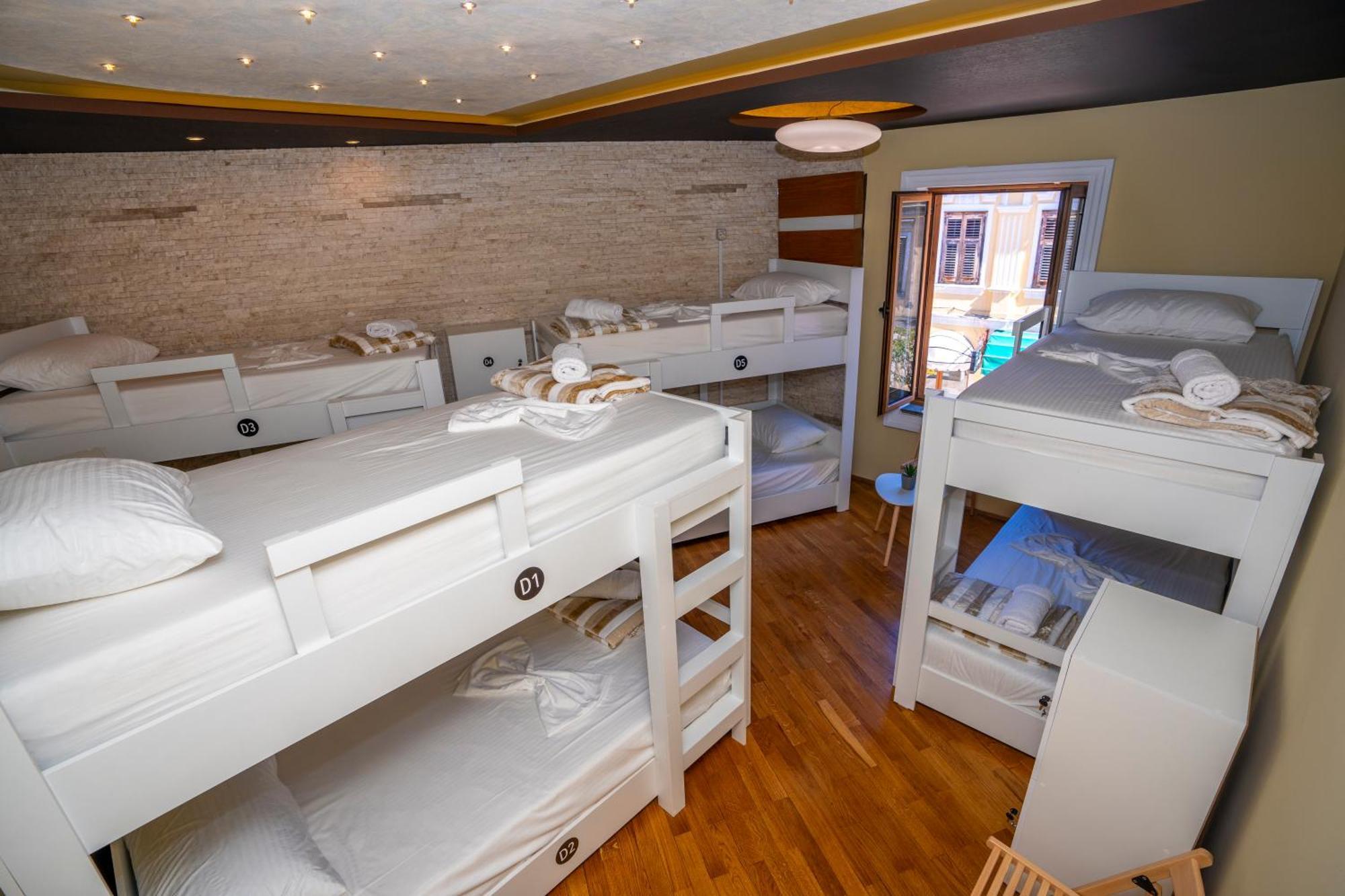 Terrace Hostel & Lounge Bar Шкодер Екстер'єр фото