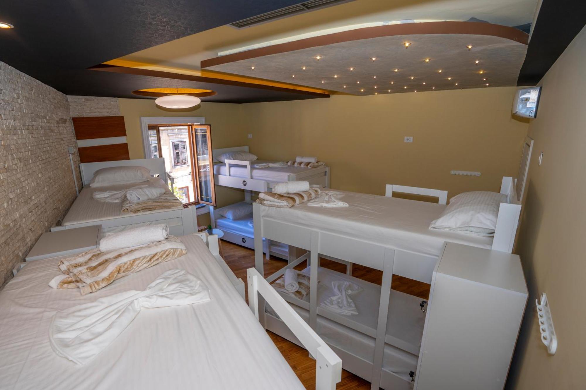 Terrace Hostel & Lounge Bar Шкодер Екстер'єр фото