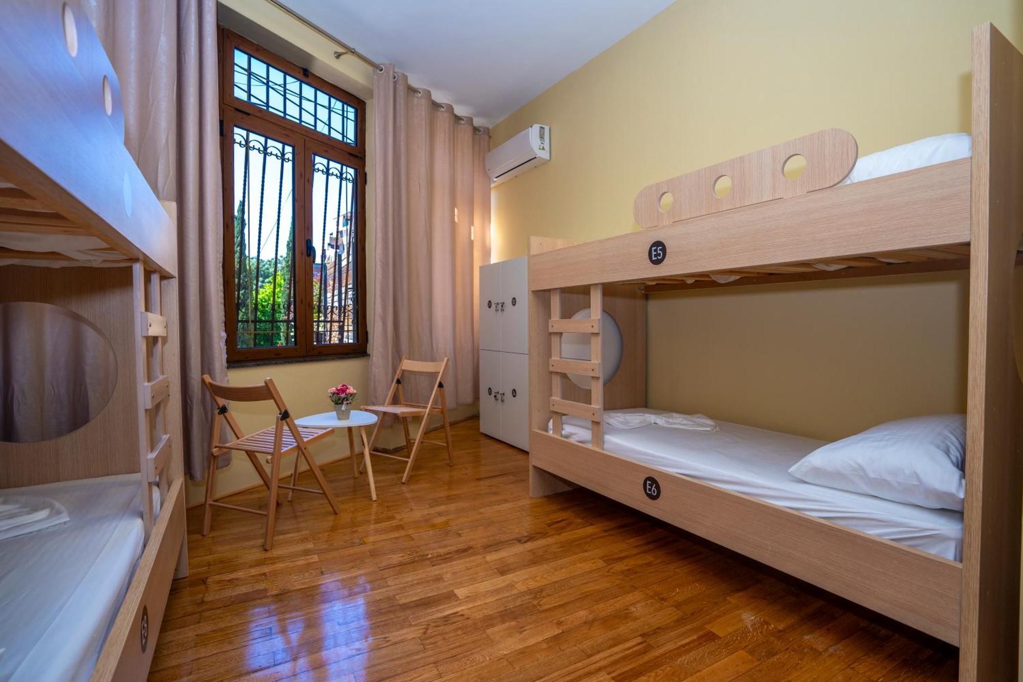 Terrace Hostel & Lounge Bar Шкодер Екстер'єр фото